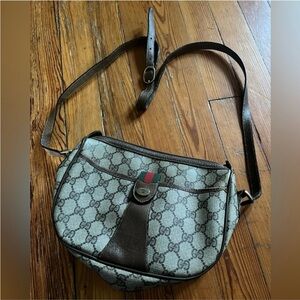 Vintage Gucci GG Monogram red green stripe tan brown crossbody messenger purse